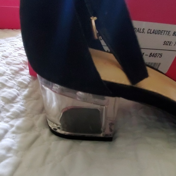 Dress sandals size 7.5 (8) - Picture 5 of 7